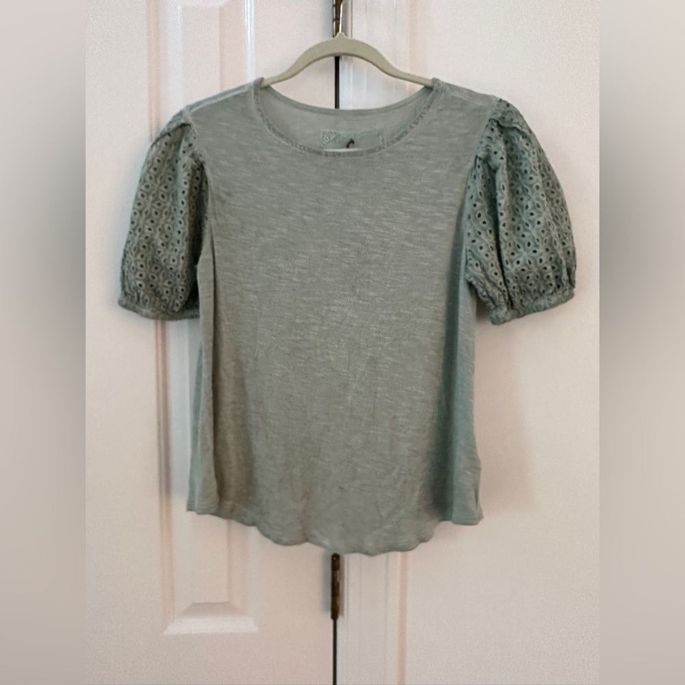 Boutique eyelet puff sleeve